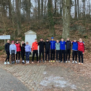 Am vergangenen Wochenende trafen sich die Nachwuchsleistungssportlerinnen und -sportler des LK-Laufs zu einem Lehrgang an der Europäischen Sportakademie in Trier. 