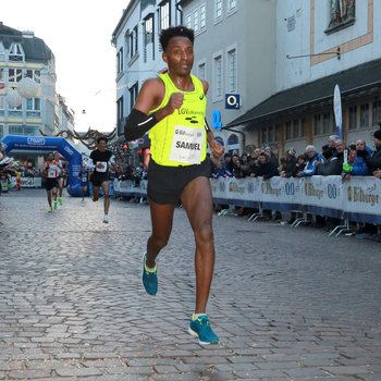 Samuel Fitwi (Silvesterlauf Trier) konnte am 2. April 2023 seine Halbmarathon-PB in Berlin steigern (Foto Holger Teusch).