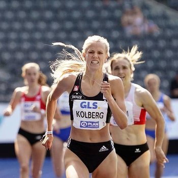 Über 800 Meter zeigte Majtie Kolberg (LG Kreis Ahrweiler), dass sie wie bereits mehrfach in dieser Saison stabile Zeiten knapp über zwei Minuten abliefern kann. Mit 2:00,44 Minuten wurde sie Dritte in Berlin. Im selben Rennen kam Lucia Sturm (TSV Moselfeuer Lehmen) mit 2:02,09 Minuten recht nah an ihre Bestzeit heran und belegte den siebten Platz (Foto: Birkenstock).