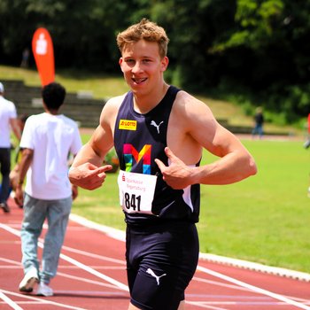 Daniel Hehn (U20; USC Mainz) verbesserte seine Bestzeit auf den 110 Meter Hürden auf 14,07 Sekunden (Foto: USC Mainz).